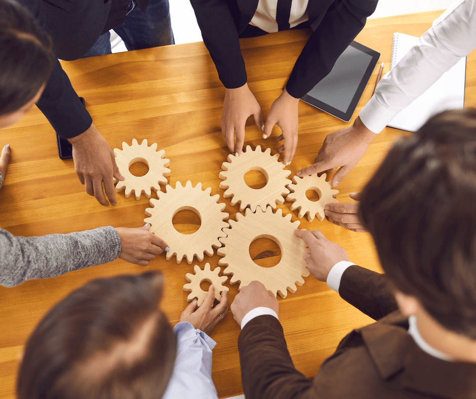 עבודת צוות סי וי פול עובדים בשבילך