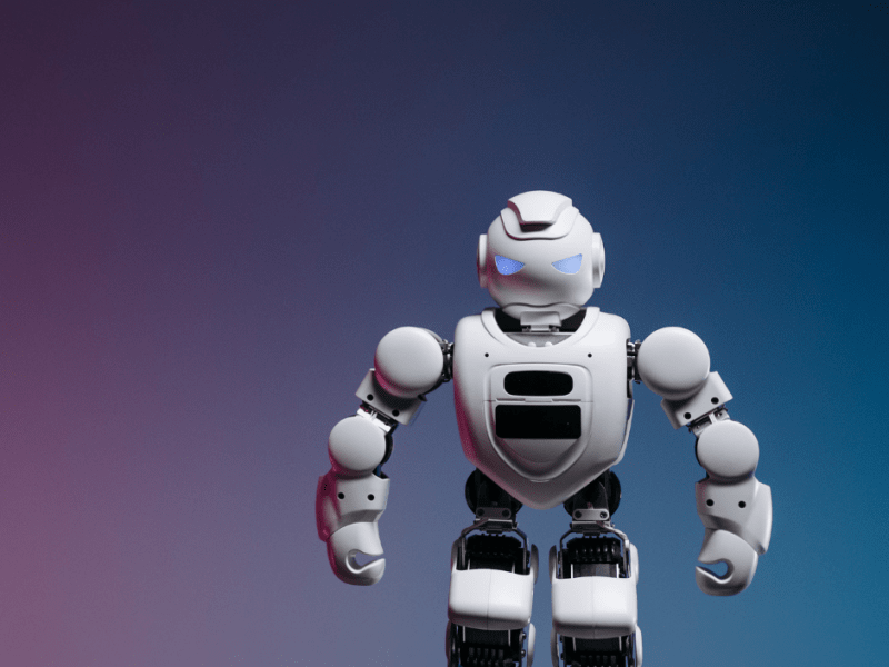 אוטומציה מול לקוחות – איך לחסוך זמן ולשפר שירות בלי לאבד את המגע&nbsp;האנושי